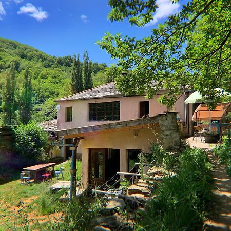 Albergue Eco El Beso - Vegano Тріакастела Екстер'єр фото